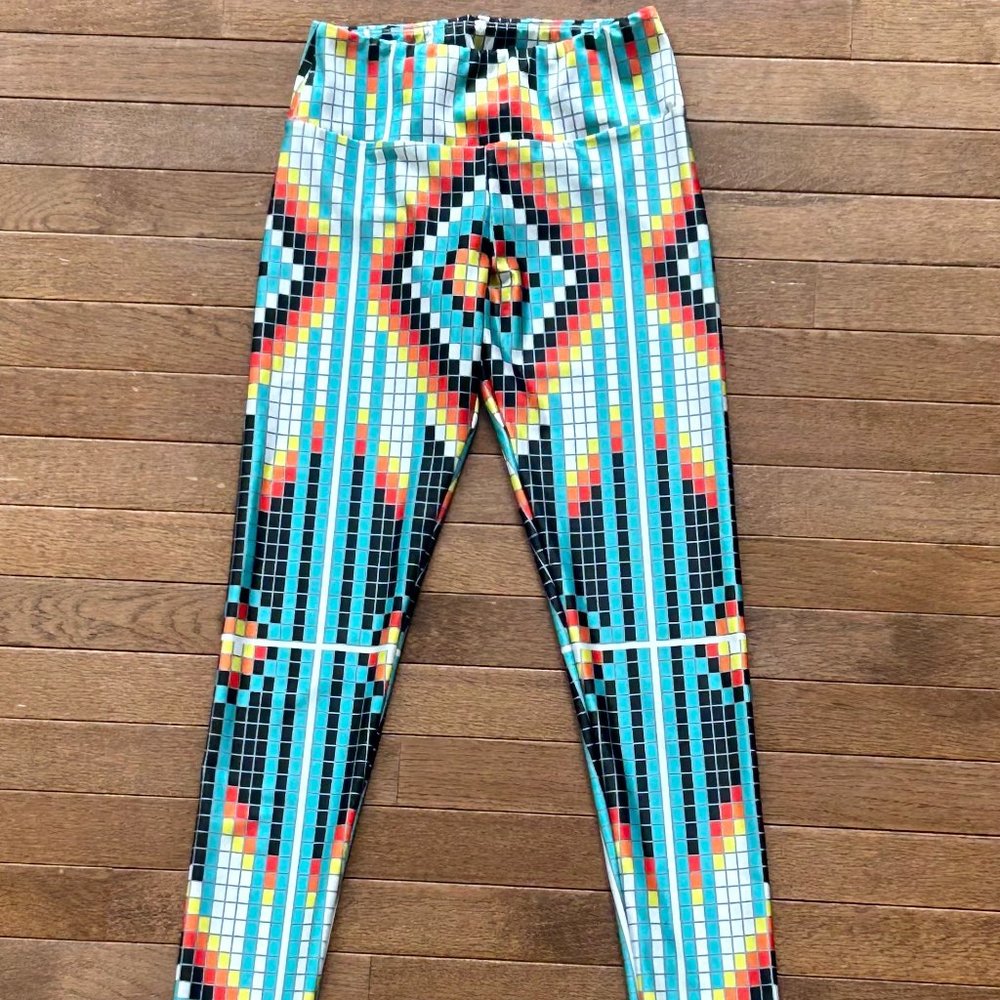 Goldsheep Leggings, bright grid print. Size Medium. NWOT.